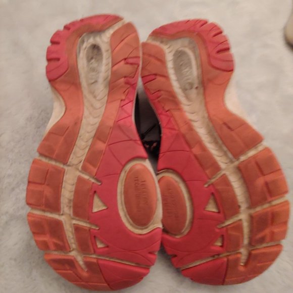 Vionic womens black and pink running sneaker - Picture 11 of 11